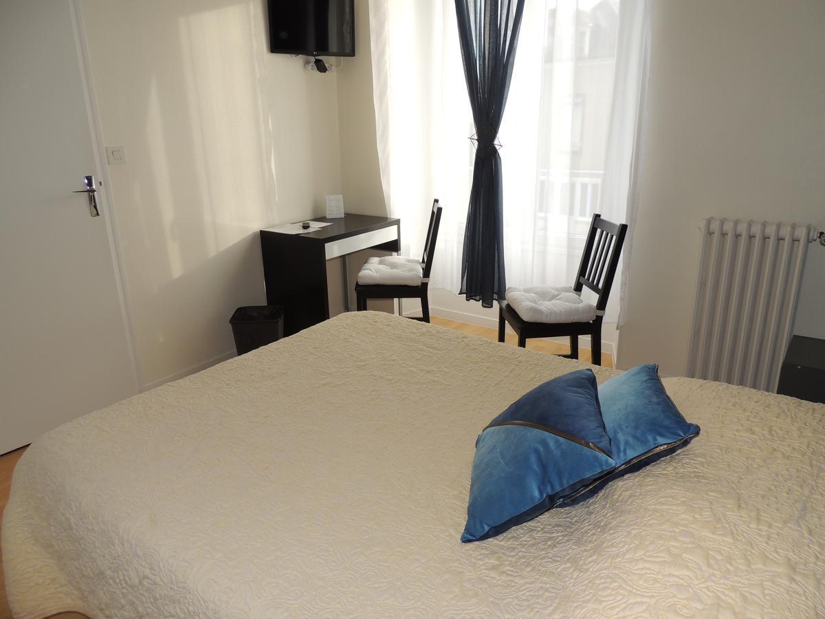 Le Gue De Genes Hotel Ambrieres Les Vallees Eksteriør billede